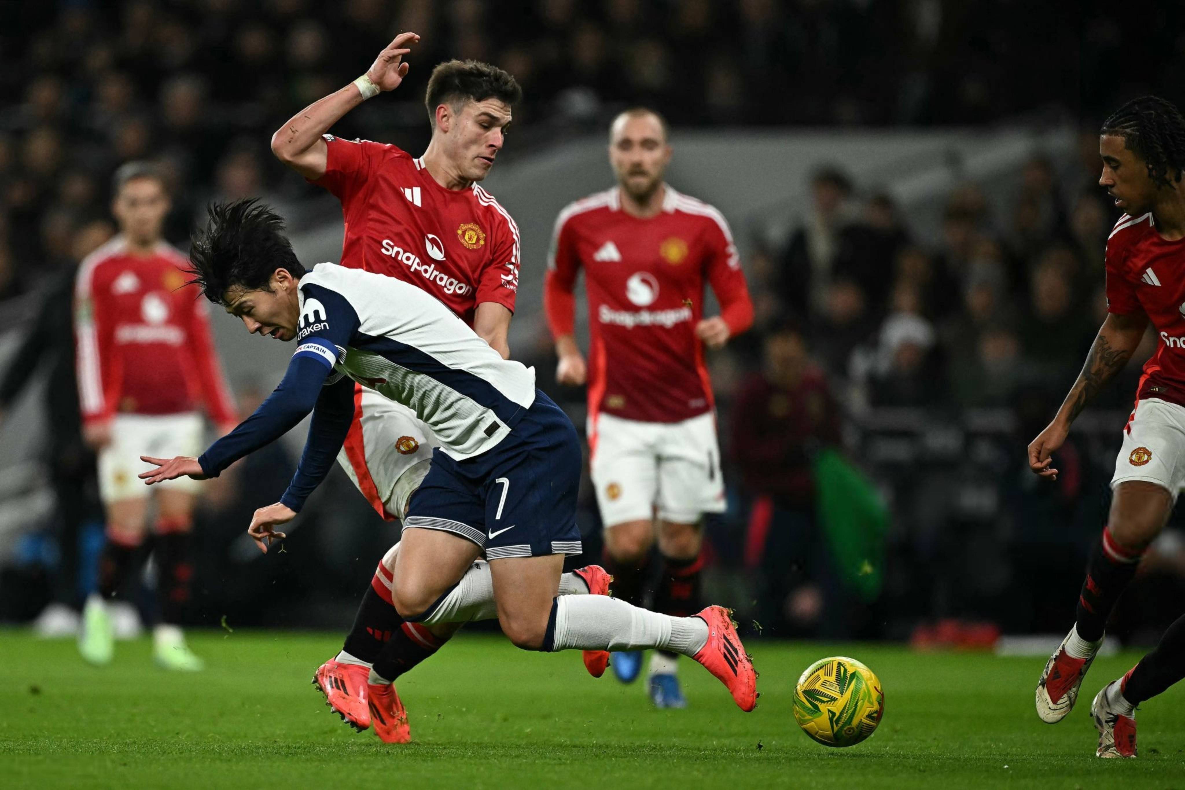 曼联主场战胜对手,势不可挡,战绩斐然的简单介绍 曼联主场战胜对手,势不可挡,战绩斐然的简单介绍