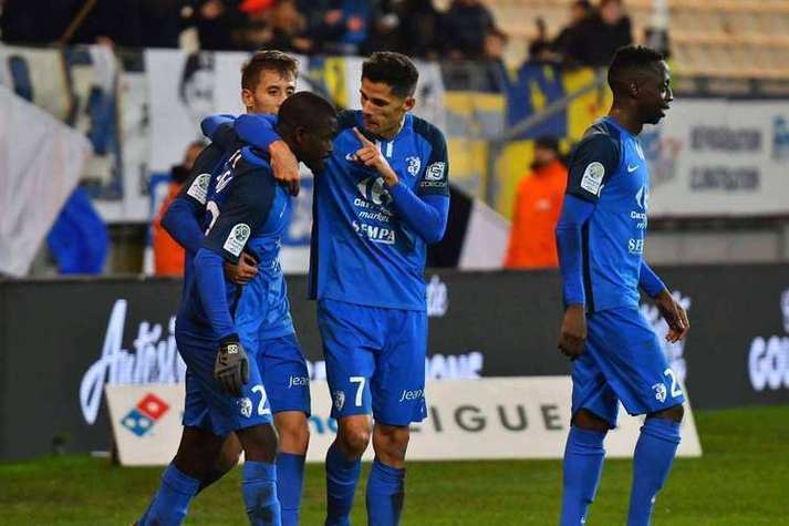 圣埃蒂安客场不敌亚眠,遭遇失利,全场震撼 圣埃蒂安客场不敌亚眠,遭遇失利,全场震撼