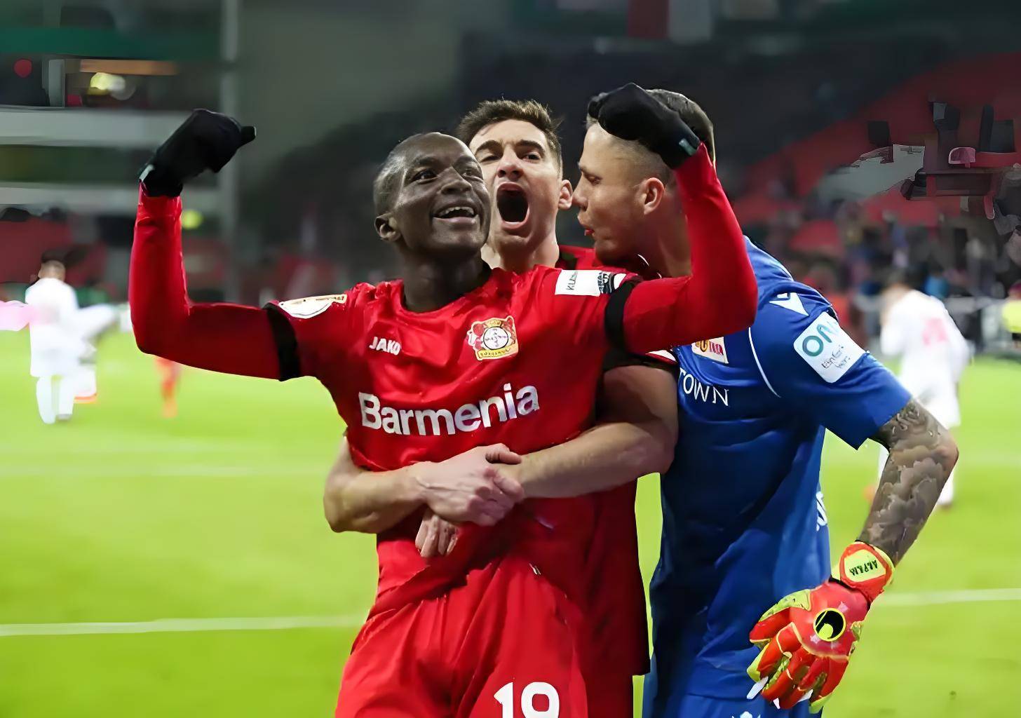 包含柏林赫塔客场战胜奥格斯堡，积分继续上涨，引发热议的词条