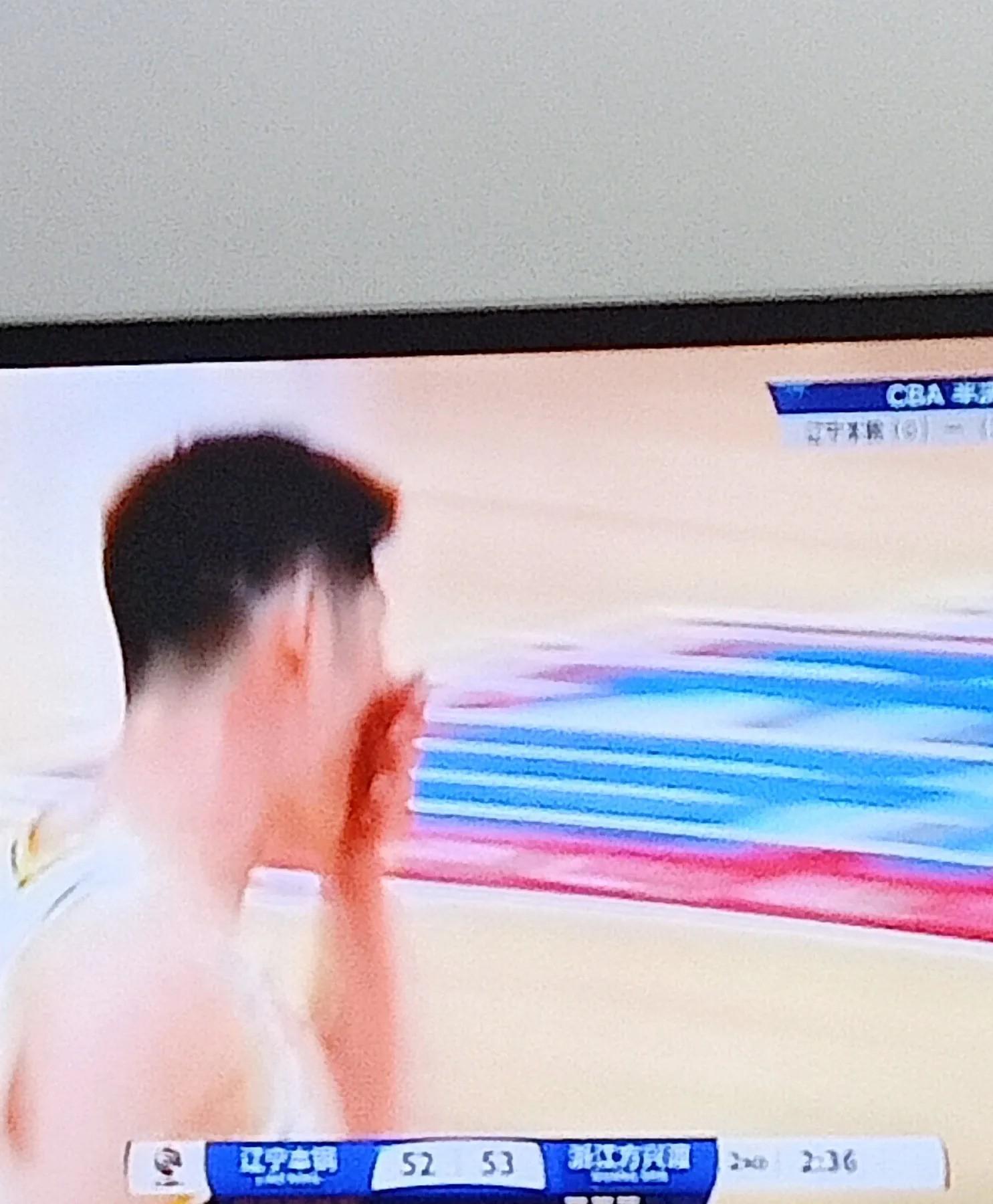 EDG横扫C9，JackeyLove开启传奇时刻焦点之战八强赛，点燃全场激情