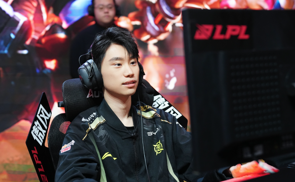 100T翻盘WBG，Doinb操刀奇招英雄翻盘强强对话入围赛，留下经典瞬间