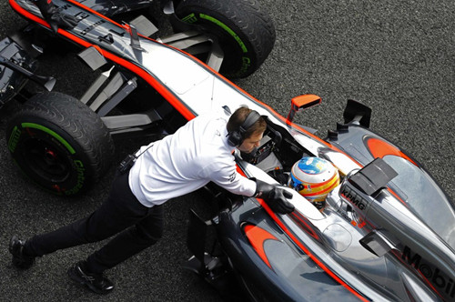 索伯车队绝杀梅赛德斯,阿隆索关键制胜的简单介绍 索伯车队绝杀梅赛德斯,阿隆索关键制胜的简单介绍