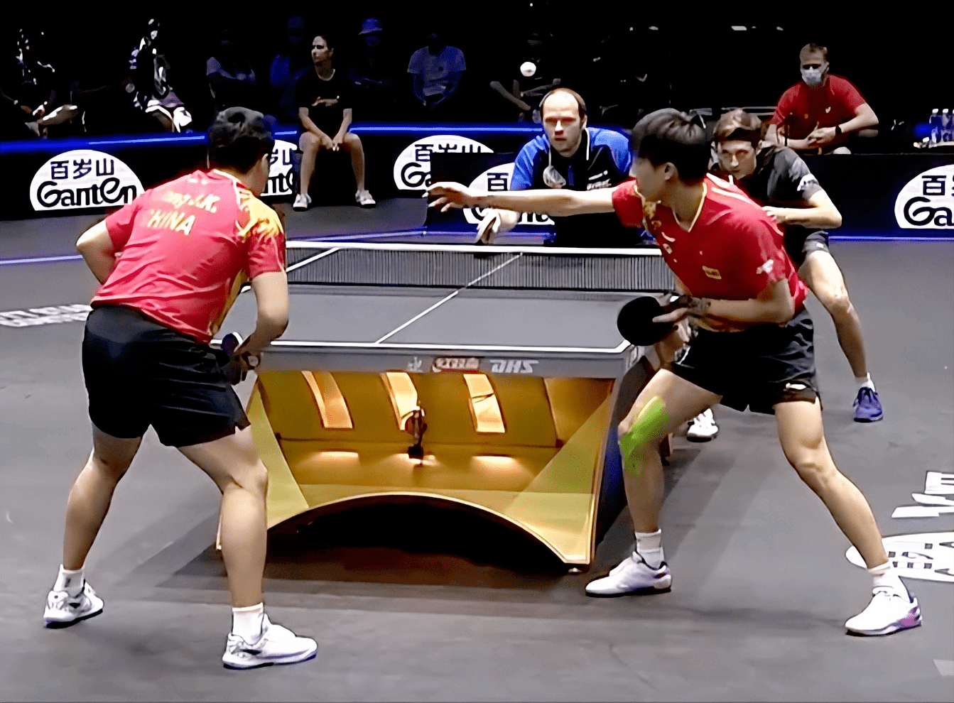 韩国队翻盘英格兰队，马龙统治全场