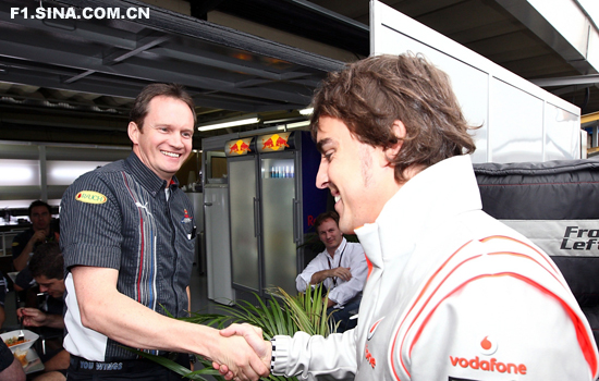 关于迈凯伦绝杀红牛二队,阿隆索关键制胜的信息 关于迈凯伦绝杀红牛二队,阿隆索关键制胜的信息