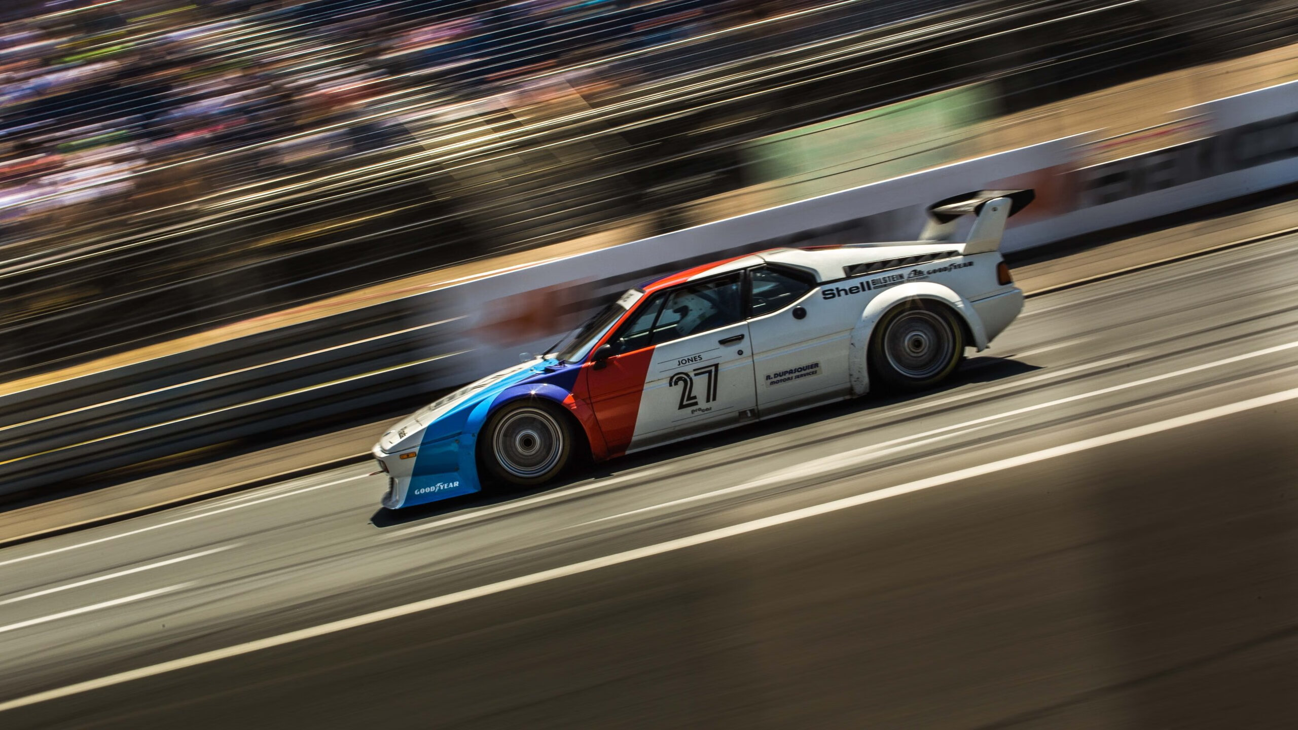 引擎轰鸣,蓝月逆转,当F1街道赛的激情注入欧冠之夜